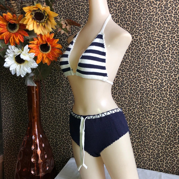 🦋B2G1🦋LEG AVENUE 2Pc Striped Knit Bikini Set MEDIUM/LARGE NWT - Picture 4 of 11